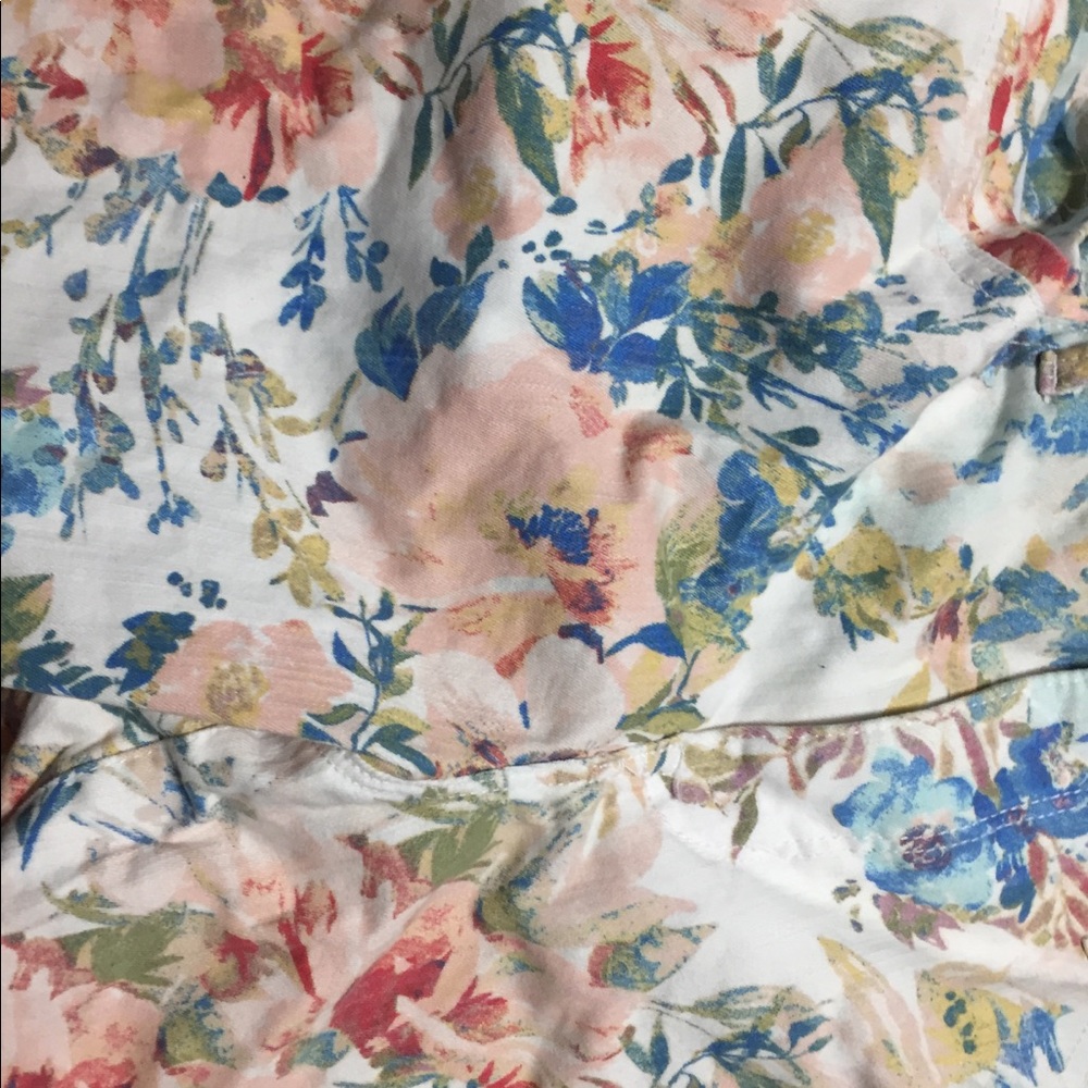 Flower Pattern Shorts - Picture 3 of 3